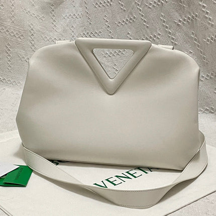 TRIANGLE HANDLE BAG 31 IN WHITE LAMBSKIN