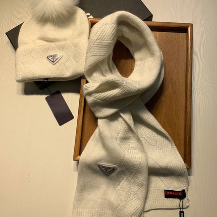 SET SCARF AND HAT IN WHITE WOOL AND RABBIT FUR 416368
