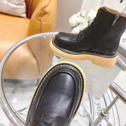 BOTTEGA VENETA 26S ZIP-UP PLATFORM ANKLE BOOTS IN BLACK CALFSKIN