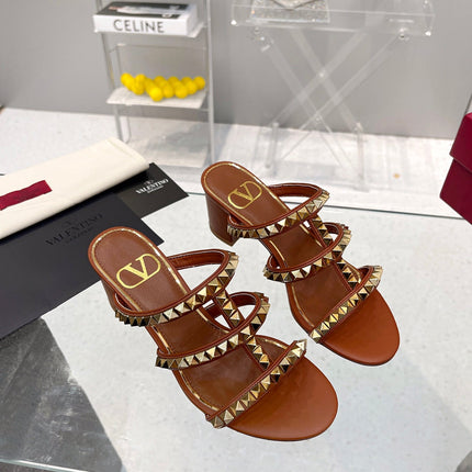 VALENTINO 26S ROCKSTUD STRAPPY BLOCK HEEL SLIDE SANDALS IN BROWN CALFSKIN GOLD HARDWARE