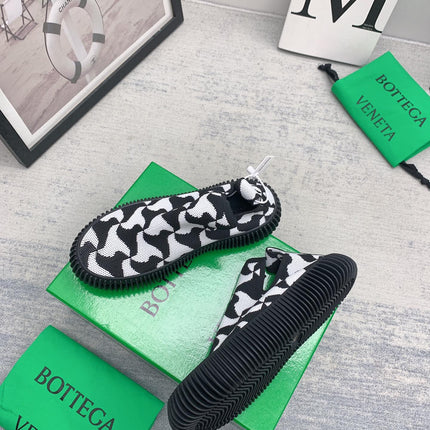 BOTTEGA VENETA 26S SLIP-ONS IN BLACK MIX WHITE FABRIC WITH RUBBER SOLE