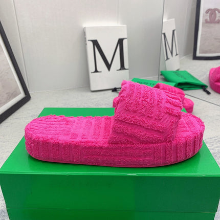 BOTTEGA VENETA 26S SLIDES IN PINK FABRIC