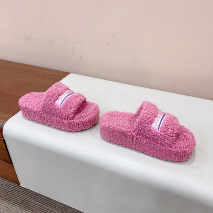 THICK-SOLED SLIPPERS IN PINK WOOL