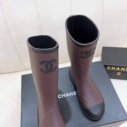 CHANEL 26S RAIN BOOT IN BURGUNDY AND BLACK COLOR
