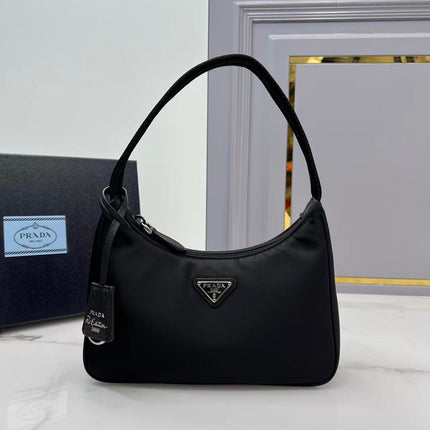 PRADA 26S RE-EDITION SHOULDER BAG IN BLACK NYLON