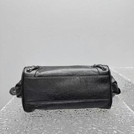 NEO CAGOLE 32 IN BLACK CALFSKIN BLACK HARDWARE