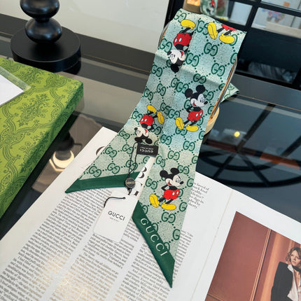 GUCCI 26S TWILLY SCARF 90 IN SILK 225237