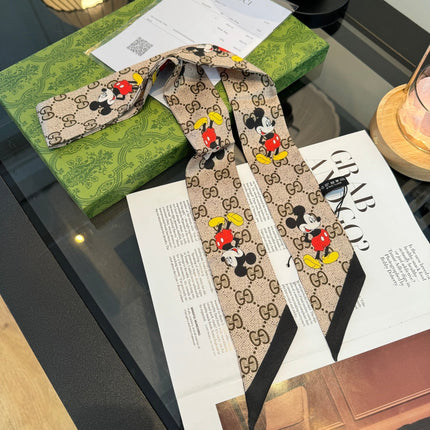 GUCCI 26S TWILLY SCARF 90 IN SILK 225240