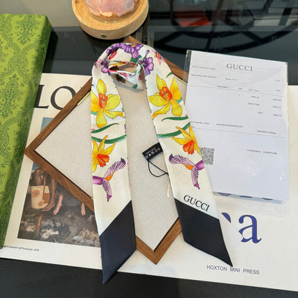 GUCCI 26S TWILLY SCARF 120 IN SILK 280931