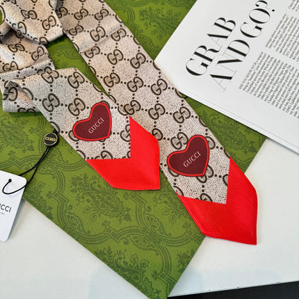 GUCCI 26S TWILLY SCARF 120 IN SILK 351116