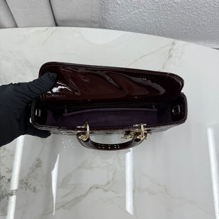 DIOR 26S MEDIUM LADY D-JOY MICRO BAG 26 IN BURGUNDY RED PATENT CANNAGE CALFSKIN GOLD HARDWARE