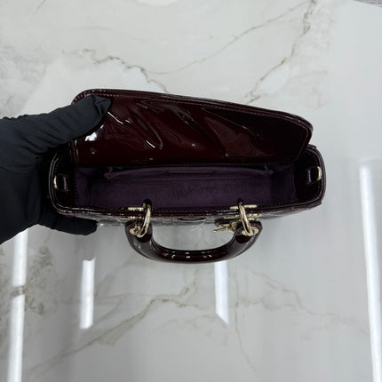 DIOR 26S MEDIUM LADY D-JOY MICRO BAG 22 IN BURGUNDY RED PATENT CANNAGE CALFSKIN GOLD HARDWARE