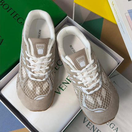 BOTTEGA VENETA 26S SNEAKERS IN BEIGE TPU MATERIAL AND SUEDE