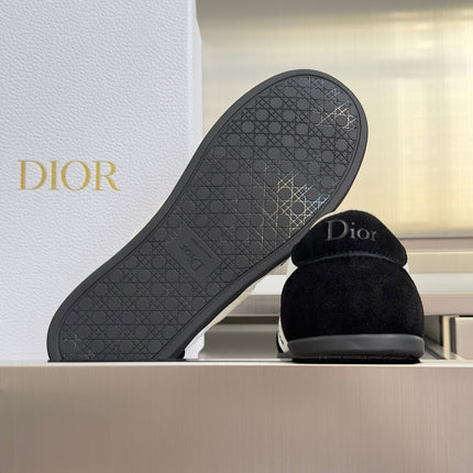 DIOR 26S LOW TOP LACE UP SNEAKERS IN WHITE FABRIC AND BLACK SUEDE