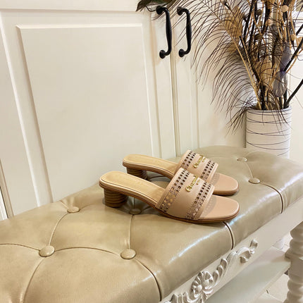 DWAY HEELED SLIDE IN CAMEL BEIGE CALFSKIN WITH GOLD LOGO
