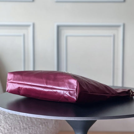 CHANEL 26S 22 BAG 42 IN BURGUNDY QUILTED SHINY CALFSKIN