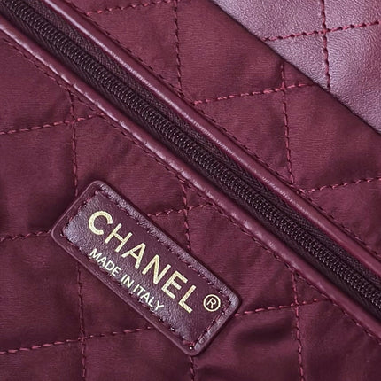 CHANEL 26S 22 BAG 42 IN BURGUNDY QUILTED SHINY CALFSKIN