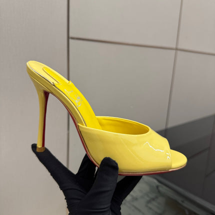 CHRISTIAN LOUBOUTIN 26S OPEN-TOE HIGH HEEL SANDALS 105 MM IN YELLOW GLOSSY CALFSKIN