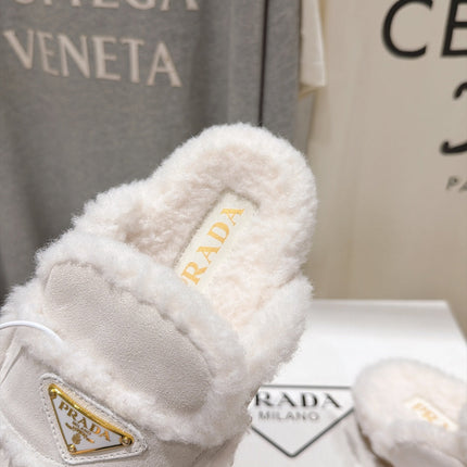 PRADA 26S MULE LOAFERS IN CREAM WHITE SUEDE SHEARLING LINED