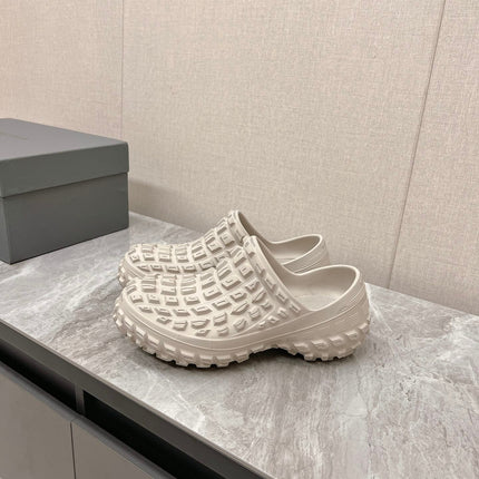 BOUNCER CLOG IN BEIGE RUBBER