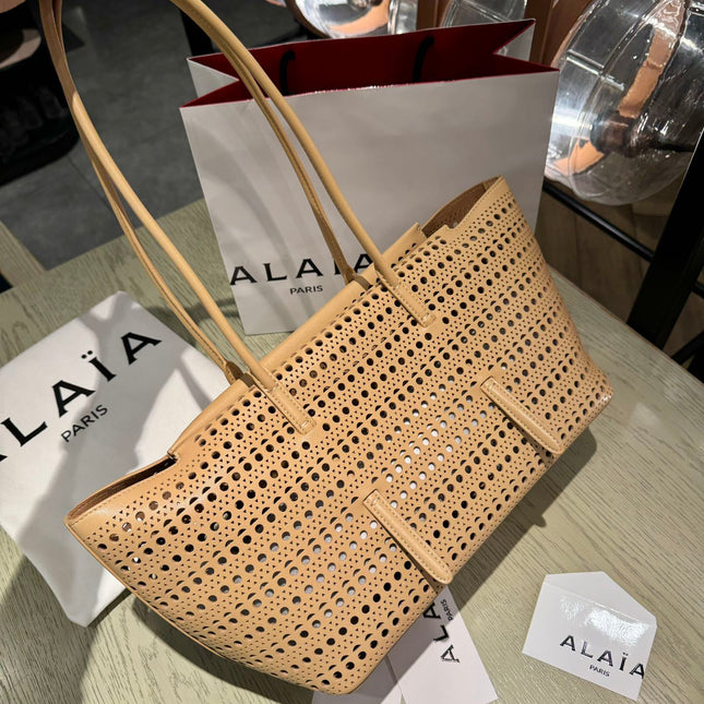 NEO MINA 32 BAG IN HARVEST GOLD VIENNE CALFSKIN