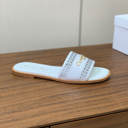 DWAY WHITE CALFSKIN AND GOLD LOGO