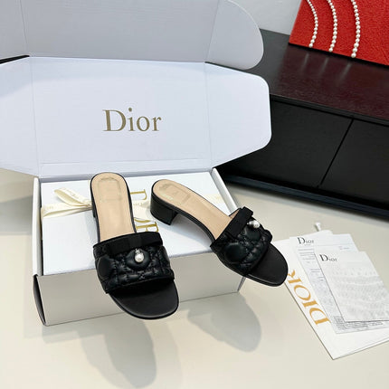 DIOR 26S BLOCK HEEL SLIDE SANDALS IN BLACK QUILTED CALFSKIN WITH BOW