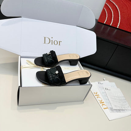 DIOR 26S BLOCK HEEL SLIDE SANDALS IN BLACK QUILTED CALFSKIN WITH BOW