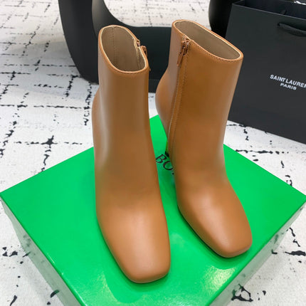 BOTTEGA VENETA 26S ANKLE BOOTS 90 MM IN CAMEL BROWN CALFSKIN