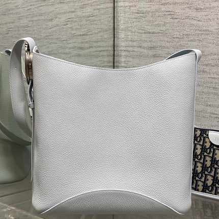 DIOR 26S MEDAILLON BUCKET BAG 26 IN LIGHT BLUE GRAINED CALFSKIN GOLD HARDWARE