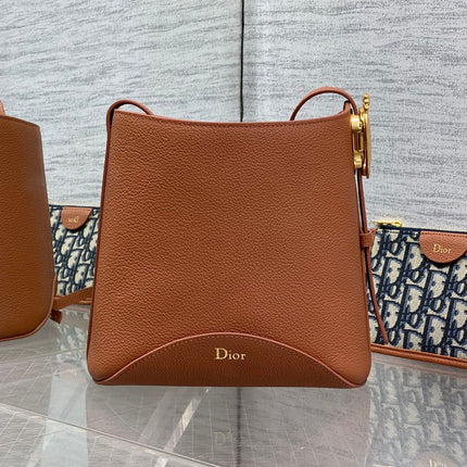 DIOR 26S MEDAILLON BUCKET BAG 19 IN CARAMEL BROWN GRAINED CALFSKIN GOLD HARDWARE