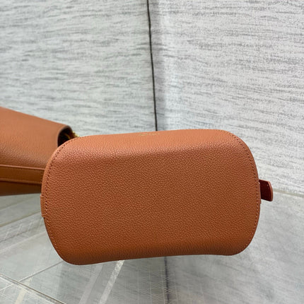 DIOR 26S MEDAILLON BUCKET BAG 19 IN CARAMEL BROWN GRAINED CALFSKIN GOLD HARDWARE