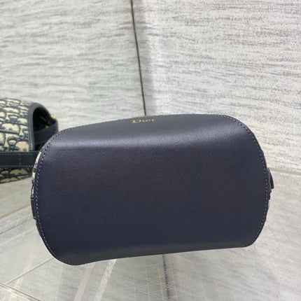 DIOR 26S MEDAILLON BUCKET BAG 19 IN BLUE DIOR OBLIQUE JACQUARD AND CALFSKIN GOLD HARDWARE