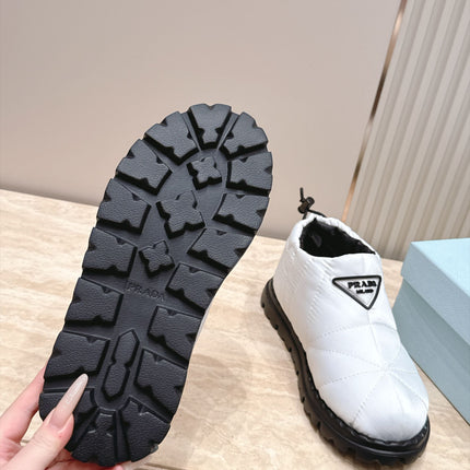 PRADA 26S QUILTED DRAWCORD ANKLE SNOW BOOTS 30MM IN WHITE NYLON