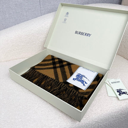 BURBERRY 26S SCARF 180 IN CASHMERE 515709