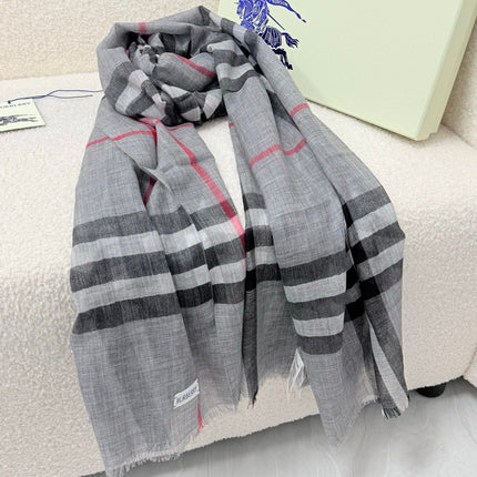 BURBERRY 26S SCARF 220 IN CASHMERE AND SILK 515721