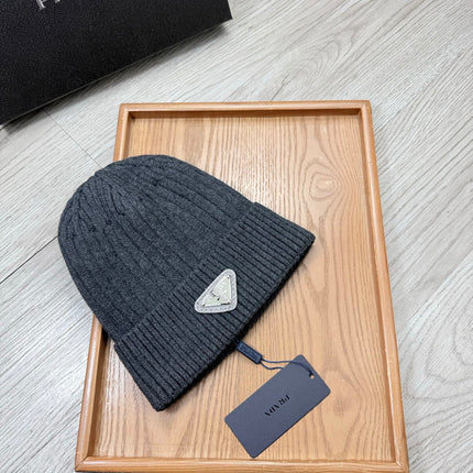 PRADA 26S BEANIE HAT 521037