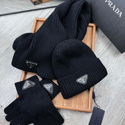 THREE-PIECES SET IN BLACK WOOL AND ACRYLIC 406558
