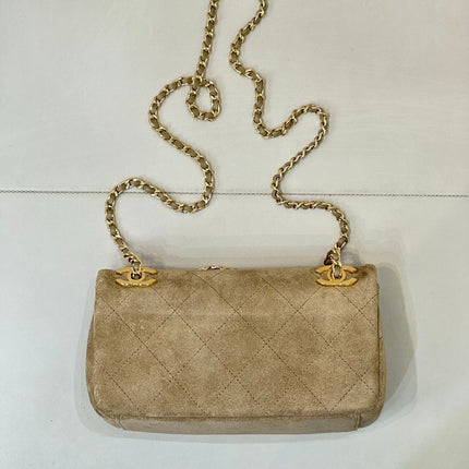 CHANEL 26S FLAP BAG 22 IN BEIGE SUEDE WITH GOLD HARDWARE
