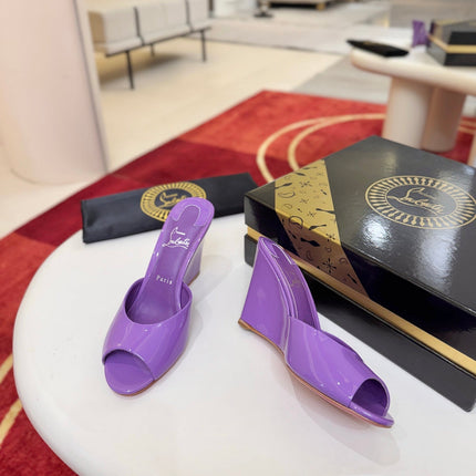 CHRISTIAN LOUBOUTIN 26S WEDGE SANDALS 85 MM IN PURPLE PATENT LEATHER