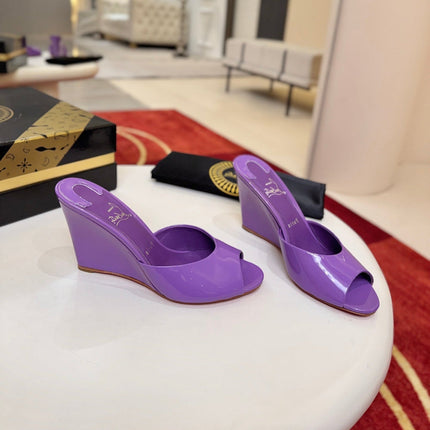 CHRISTIAN LOUBOUTIN 26S WEDGE SANDALS 85 MM IN PURPLE PATENT LEATHER