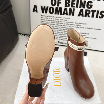 DIOR 26S ANKLE BOOTS WITH LOGO BOW IN CARAMEL BROWN CALFSKIN