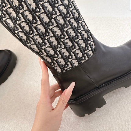 DIOR 26S OBLIQUE KNEE HIGH BOOTS IN BLACK CALFSKIN AND WHITE JACQUARD FABRIC
