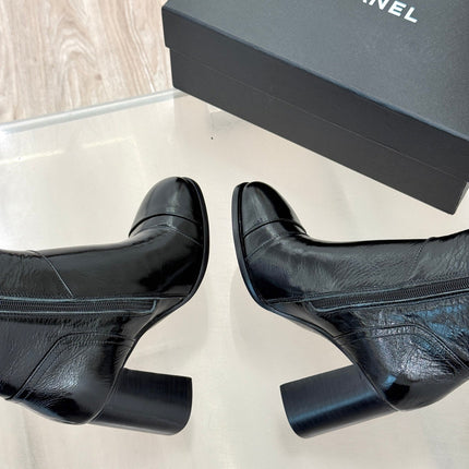 CHANEL 26S KNEE HIGH BLOCK HEEL BOOTS IN BLACK SHINY CRINKLED CALFSKIN GOLD HARDWARE