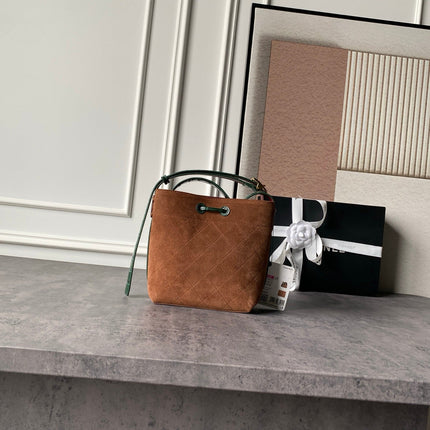 CHANEL 26S BUCKET BAG 18 IN BROWN QUILTED SUEDE AND GREEN LEATHER