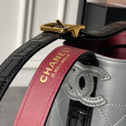 CHANEL 26S BUCKET BAG 18 IN SILVER GREY QUILTED CALFSKIN