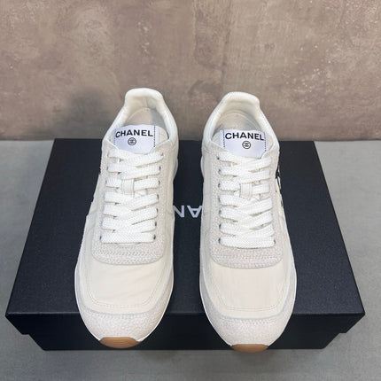CHANEL 26S RUNNING SNEAKERS IN WHITE AND LIGHT GREY MATERIAL CC LOGO