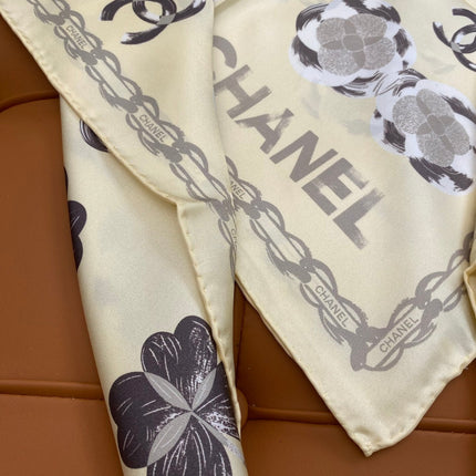 CHANEL 25S SCARF 90 IN SILK 703655