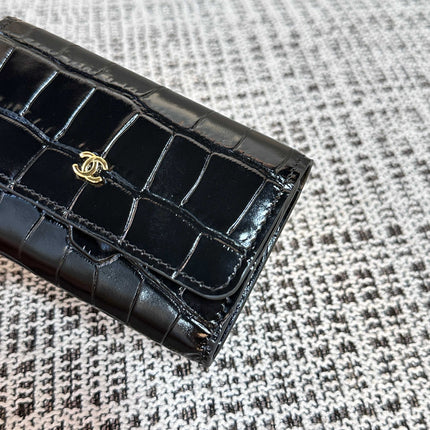 CHANEL 26S FLAP WALLET 11 IN BLACK CROCODILE-EMBOSSED CALFSKIN