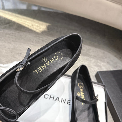 CHANEL 26S SQUARE TOE MARY JANE BALLET FLATS IN BLACK SUEDE AND BEIGE PATENT CALFSKIN
